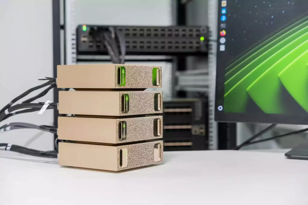 Dört NVIDIA DGX Spark ünitesi istiflenmiş, 200G QSFP56 DAC kablolarıyla bağlı