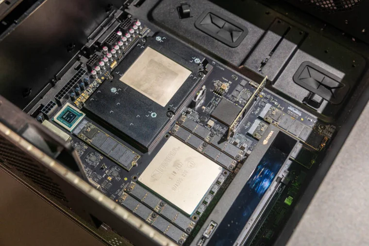 NVIDIA DGX Station GB300 masaüstü AI süper bilgisayarı